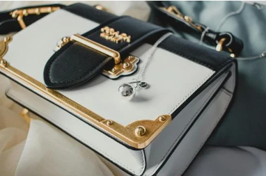 Gadai Tas Branded di Jakarta, Dapatkan Dana Tunai dengan Mudah dari Barang Mewah