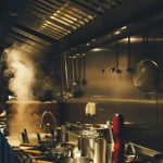 Contoh penggunaan alat dapur restoran