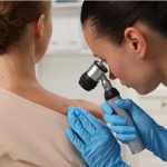 Pemeriksaan Kulit Oleh Dokter